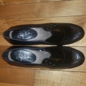 Dress shoes